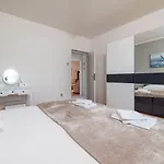 Modernes Nur 100 Meter Zum Mit Herrlichem Meerblick, Aussendusche, Grill Apartamento