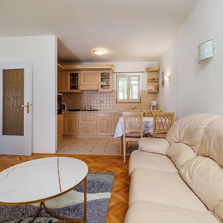 דירה Modernes Nur 100 Meter Zum Mit Herrlichem Meerblick, Aussendusche, Grill יאדראנובו