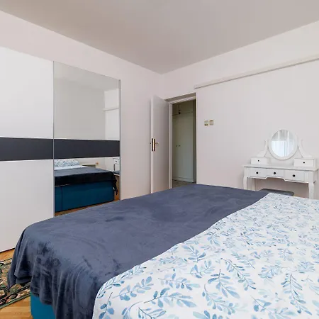 Modernes Nur 100 Meter Zum Mit Herrlichem Meerblick, Aussendusche, Grill יאדראנובו