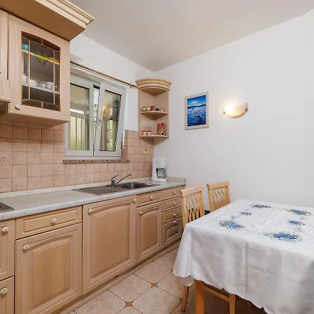Modernes Nur 100 Meter Zum Mit Herrlichem Meerblick, Aussendusche, Grill דירה *